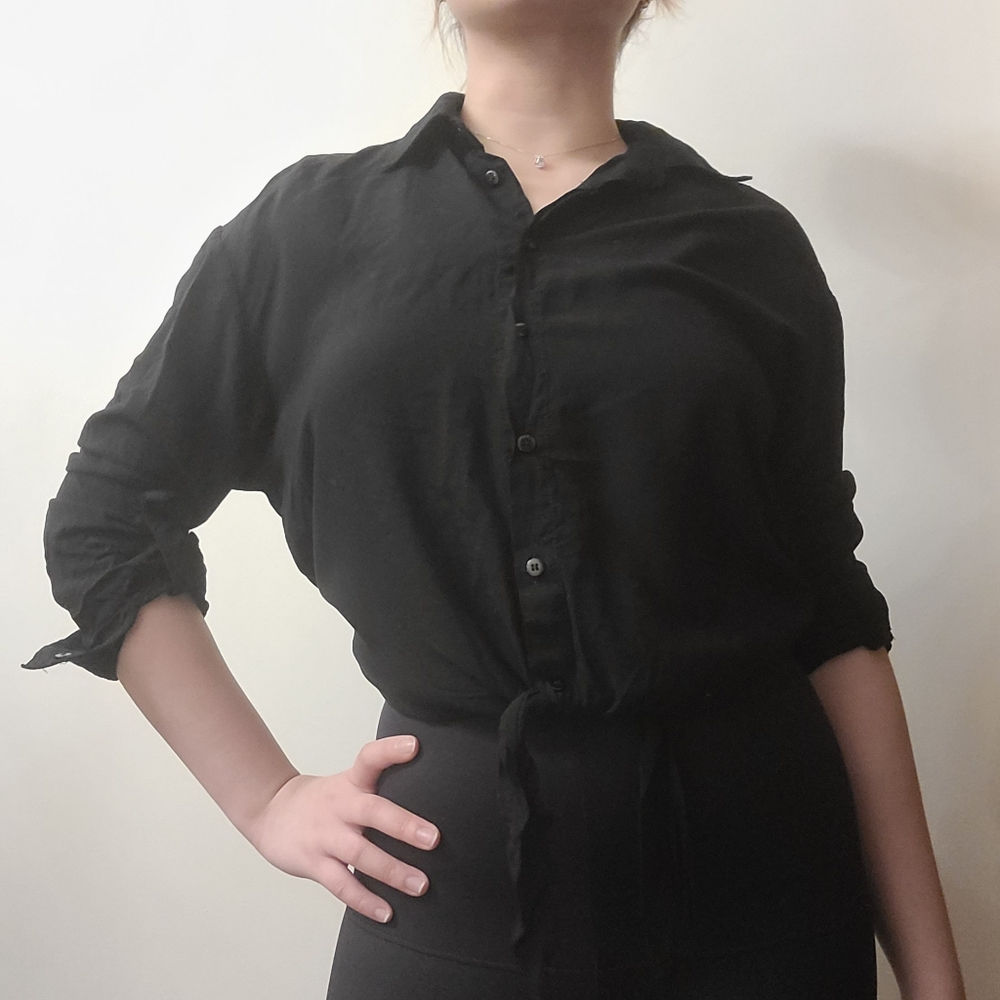 🌱2 for $20🌱Crop button blouse